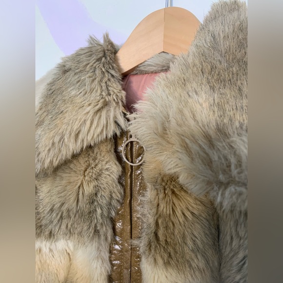 1970s Faux Fur Bomber Jacket - Picture 3 of 15